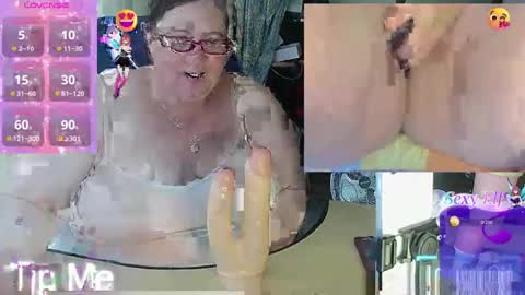Snapshot of iceprincess2bad4u chatting on February 15, 2025, 7:38 am Iceprincess2bad4u online show from February 15, 2025, 7:38 am
