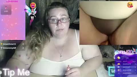 Snapshot of iceprincess2bad4u chatting on March 6, 2025, 6:16 pm Iceprincess2bad4u online show from March 6, 2025, 6:16 pm