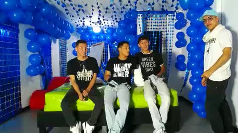 THOMAS AND DAMIAND online show from December 6, 2024, 6:06 pm