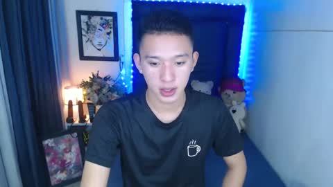 Snapshot of iconicmateo chatting on December 17, 2024, 2:55 pm Mateo online show from December 17, 2024, 2:55 pm