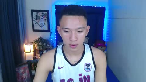 Snapshot of iconicmateo chatting on January 13, 2025, 7:53 pm Mateo online show from January 13, 2025, 7:53 pm