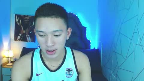 Snapshot of iconicmateo chatting on February 21, 2025, 3:23 am Mateo online show from February 21, 2025, 3:23 am