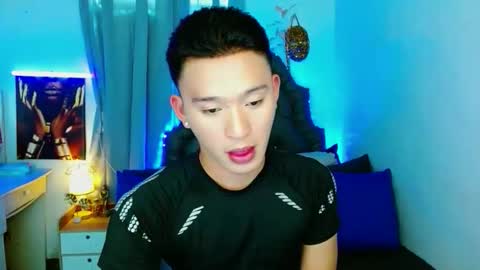 Snapshot of iconicmateo chatting on September 12, 2025, 4:23 am Mateo online show from September 12, 2025, 4:23 am