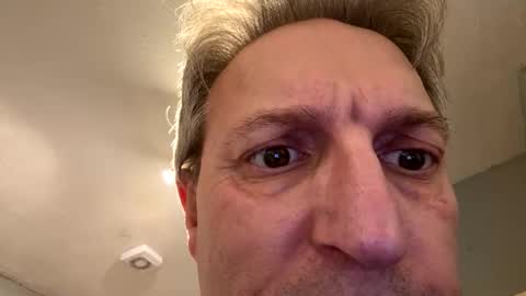 Snapshot of icums4u chatting on November 5, 2025, 4:40 pm icums4u online show from November 5, 2025, 4:40 pm