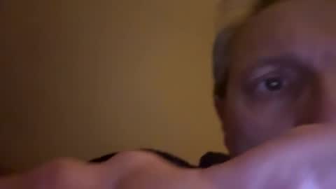 Snapshot of icums4u chatting on November 18, 2025, 10:47 pm icums4u online show from November 18, 2025, 10:47 pm