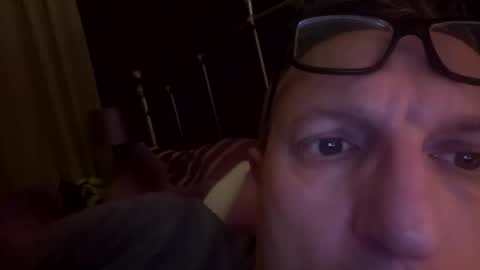 Snapshot of icums4u chatting on December 17, 2025, 7:25 am icums4u online show from December 17, 2025, 7:25 am