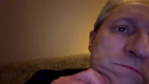 Snapshot of icums4u chatting on February 1, 2026, 10:19 pm icums4u online show from February 1, 2026, 10:19 pm