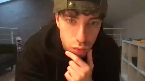 icyninesix online show from December 22, 2024, 3:22 pm