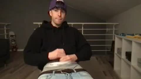 icyninesix online show from January 26, 2025, 6:58 pm