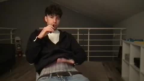 icyninesix online show from February 3, 2025, 12:47 am