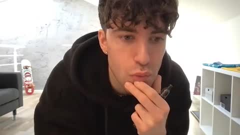 icyninesix online show from February 6, 2025, 2:26 pm