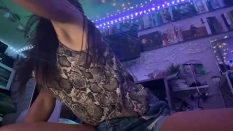 icyspice online show from July 25, 2026, 10:13 am