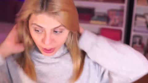 Snapshot of idontlikeguccibelts chatting on January 7, 2026, 6:32 pm Little Flower online show from January 7, 2026, 6:32 pm