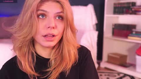 Snapshot of idontlikeguccibelts chatting on January 15, 2026, 6:00 pm Little Flower online show from January 15, 2026, 6:00 pm