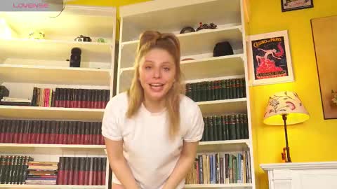 Snapshot of idontlikeguccibelts chatting on February 25, 2026, 7:23 pm Little Flower online show from February 25, 2026, 7:23 pm