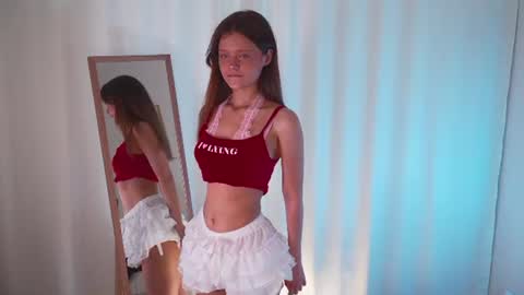 Snapshot of ifiwasyourgf chatting on July 7, 2026, 8:29 am Lisa online show from July 7, 2026, 8:29 am