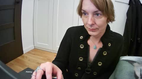 Snapshot of ifk_donkeysfr chatting on October 2, 2025, 6:04 pm Ifk Donkeys online show from October 2, 2025, 6:04 pm