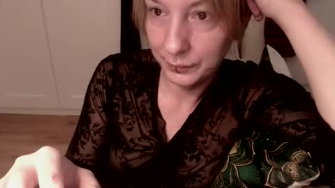 Snapshot of ifk_donkeysfr chatting on December 3, 2025, 7:05 am Ifk Donkeys online show from December 3, 2025, 7:05 am