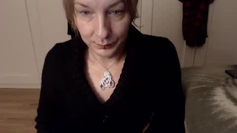 Snapshot of ifk_donkeysfr chatting on December 16, 2025, 6:57 pm Ifk Donkeys online show from December 16, 2025, 6:57 pm