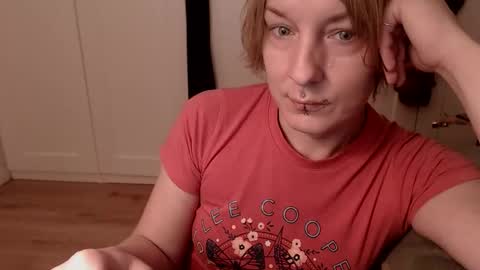 Snapshot of ifk_donkeysfr chatting on December 18, 2025, 5:19 pm Ifk Donkeys online show from December 18, 2025, 5:19 pm