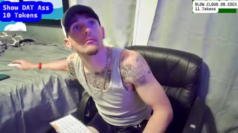 Snapshot of igetherwetter chatting on December 17, 2024, 8:34 am Amiri Roue online show from December 17, 2024, 8:34 am