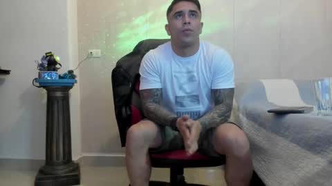 Snapshot of igor_scott chatting on December 9, 2024, 12:34 am Igor scott online show from December 9, 2024, 12:34 am