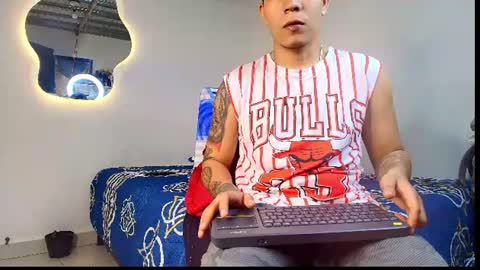 ihan_hot online show from June 19, 2026, 3:33 am