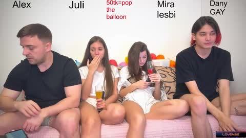 Julia and Mira online show from December 20, 2024, 3:21 pm