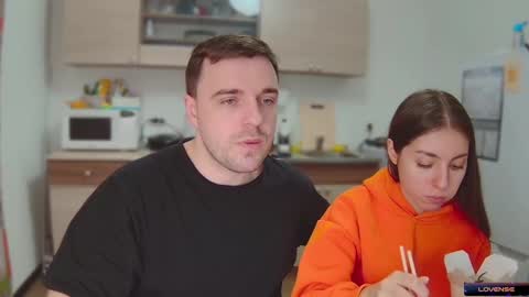 Julia and Mira online show from January 3, 2025, 5:20 pm