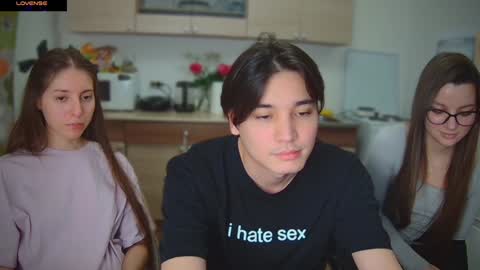 Julia and Mira online show from February 7, 2025, 5:51 pm