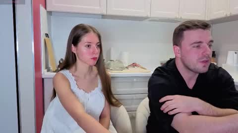 Julia and Mira online show from October 16, 2025, 6:53 pm