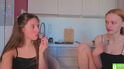 Julia and Mira online show from April 20, 2026, 6:27 am