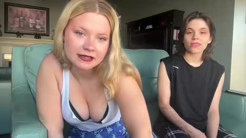 Snapshot of iheartcassie2844 chatting on February 21, 2025, 9:32 pm cassie online show from February 21, 2025, 9:32 pm