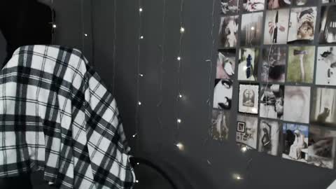 iiiiiiis online show from May 4, 2026, 10:28 pm
