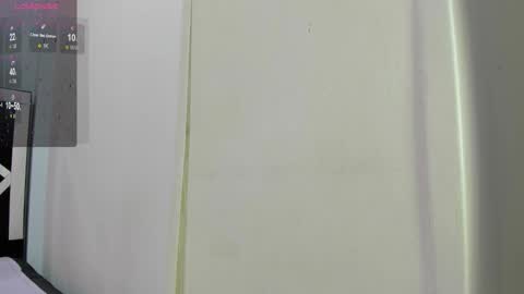 Isabella online show from November 21, 2025, 1:21 pm