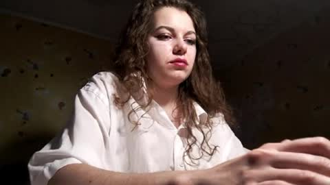 Snapshot of ilanalanglitz chatting on March 18, 2026, 2:31 pm Laura online show from March 18, 2026, 2:31 pm