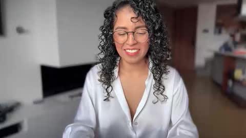 Snapshot of illaroom chatting on January 13, 2026, 7:41 pm Kloe online show from January 13, 2026, 7:41 pm