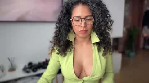 Snapshot of illaroom chatting on January 14, 2026, 7:19 pm Kloe online show from January 14, 2026, 7:19 pm