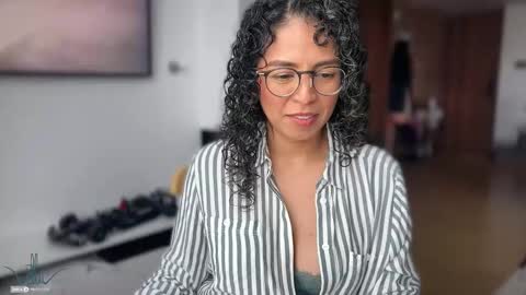 Snapshot of illaroom chatting on February 3, 2026, 8:25 pm Kloe online show from February 3, 2026, 8:25 pm