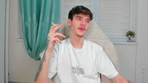 Snapshot of illusions888 chatting on February 2, 2025, 2:24 pm D-Illusion online show from February 2, 2025, 2:24 pm