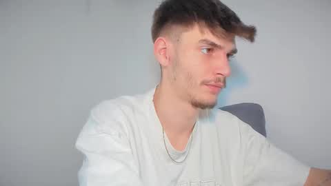 Snapshot of illusions888 chatting on November 17, 2025, 10:10 am D-Illusion online show from November 17, 2025, 10:10 am