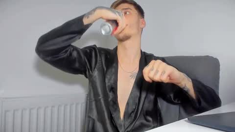 Snapshot of illusions888 chatting on November 18, 2025, 11:47 am D-Illusion online show from November 18, 2025, 11:47 am