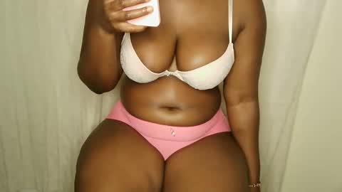 Snapshot of im7740 chatting on February 7, 2026, 11:47 am im7740 online show from February 7, 2026, 11:47 am