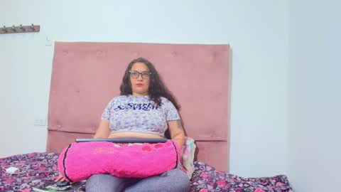 Snapshot of im_alaya chatting on February 23, 2026, 5:38 am Alaya online show from February 23, 2026, 5:38 am