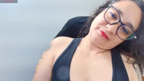 Snapshot of im_alaya chatting on March 1, 2026, 12:56 am Alaya online show from March 1, 2026, 12:56 am