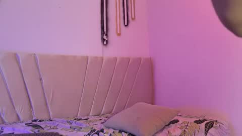 Snapshot of im_aurora_ chatting on November 10, 2025, 7:46 pm aurora online show from November 10, 2025, 7:46 pm