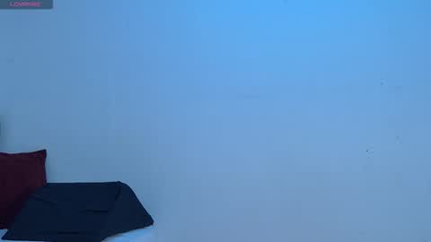 Snapshot of im_aurora_ chatting on December 18, 2025, 9:32 pm aurora online show from December 18, 2025, 9:32 pm