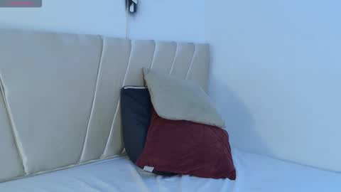 Snapshot of im_aurora_ chatting on December 22, 2025, 7:44 pm aurora online show from December 22, 2025, 7:44 pm