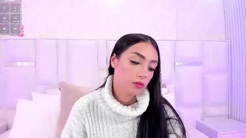 im_isabella1 online show from June 13, 2026, 8:40 pm