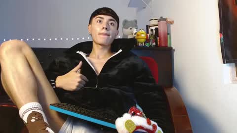 Snapshot of im_juanda chatting on December 17, 2024, 8:43 pm im_juanda online show from December 17, 2024, 8:43 pm